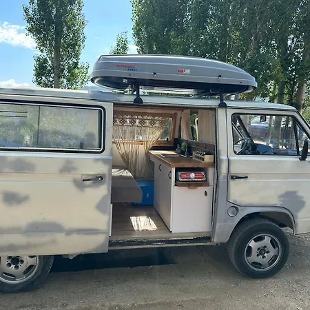 Rent Van Oliver * Tirana