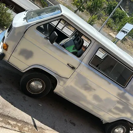 Rent Van Oliver Campsite