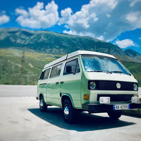 Rent Van Oliver Campsite