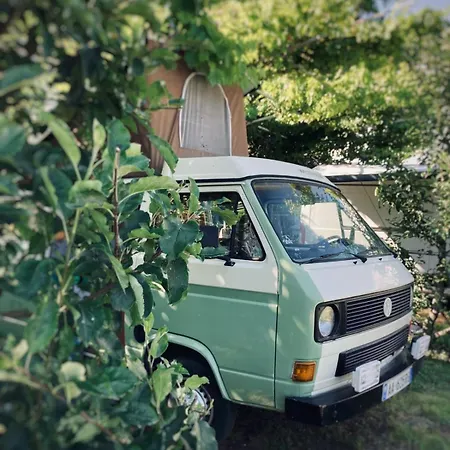 Rent Van Oliver Campsite